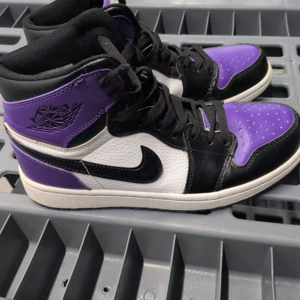 Nike Air Jordan 1 Retro High OG Court Purple 555088-501 Purple Black White